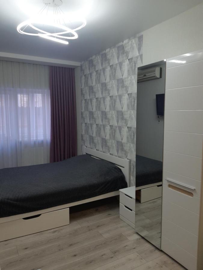 Apartmens On St. Fesenkovskaya 15 Apartment Kharkiv Exterior photo